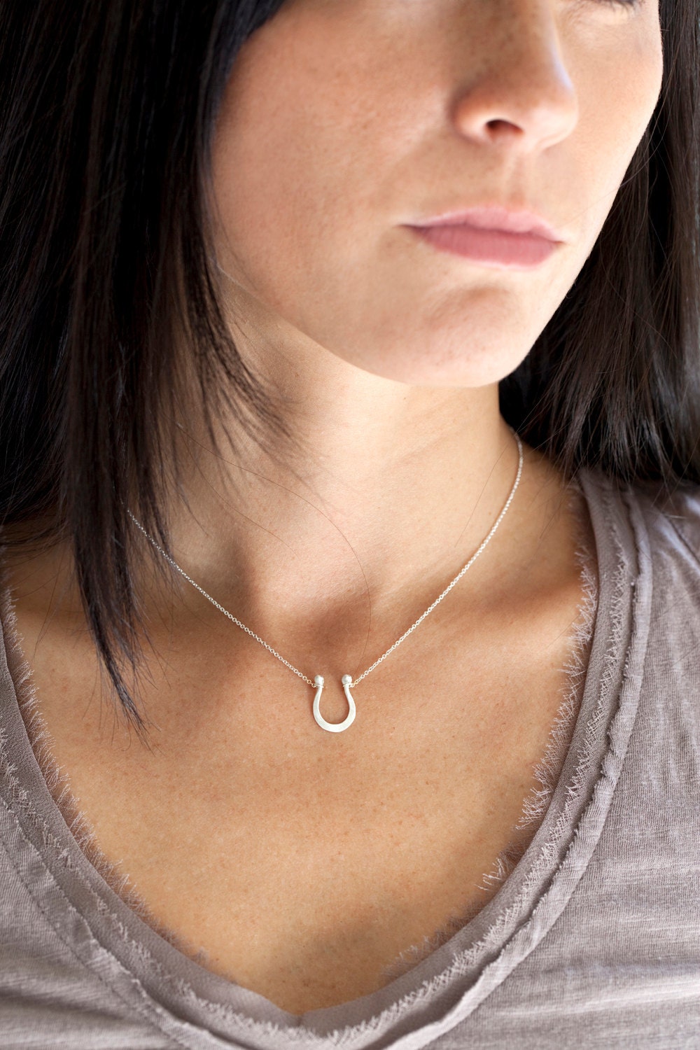 16" sterling silver horseshoe necklace