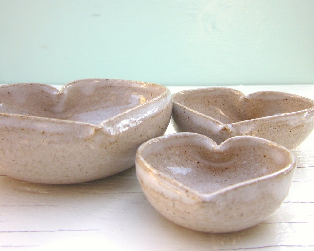 nesting heart bowls in rustic speckled white 3 1/2 inches