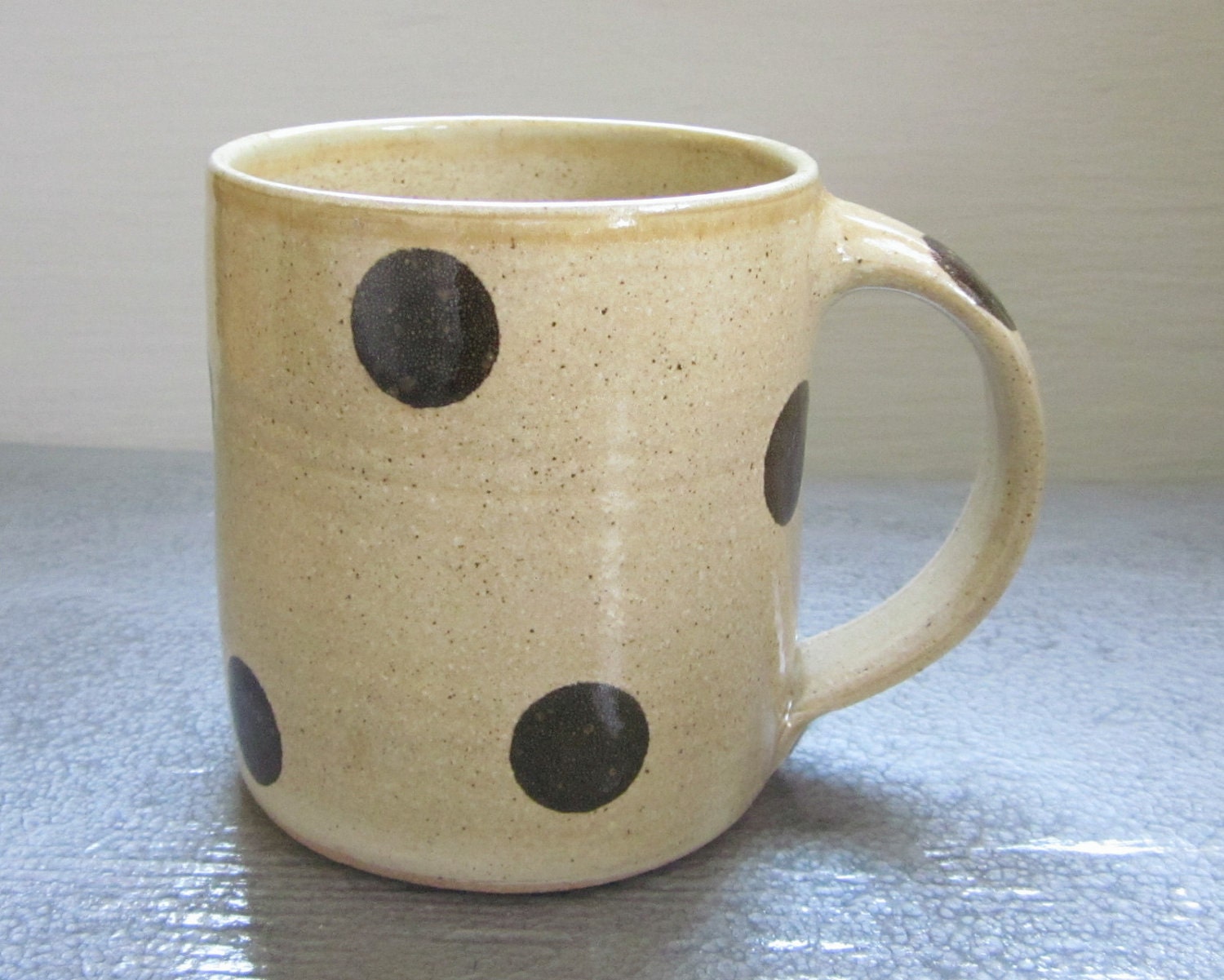 large polka dotted coffee mug - 18 oz