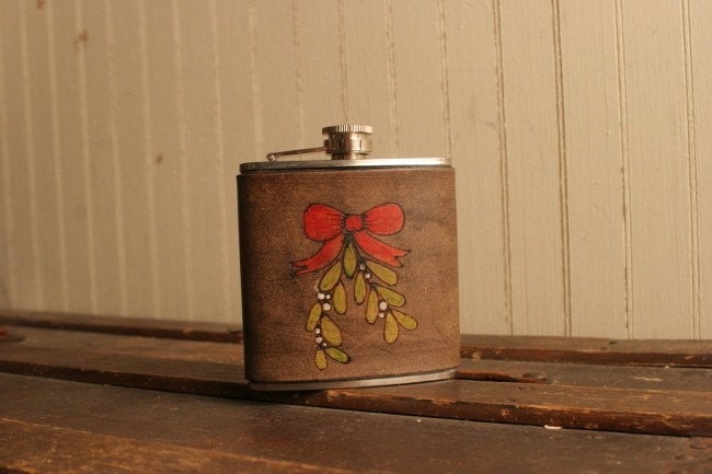 Santas Little Helper Flask - Leather in Green, Red, White and Antique Black