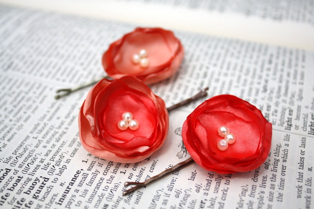 Set of 3 burnt edge satin fabric flower posie bobby pins in bright coral, orange and pale peach by the Paisley Moon on Etsy