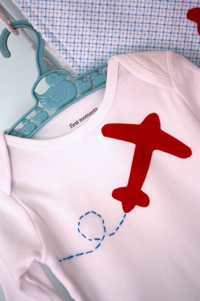 Boy onesie, appliqued Airplane onesie for newborn to toddler baby boy in red and aqua