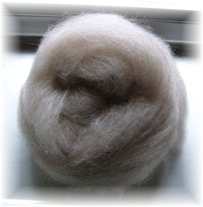 ON SALE Pale Fawn ALPACA Merino Mohair  Blend  Roving Spinning Felting Fiber 4 oz