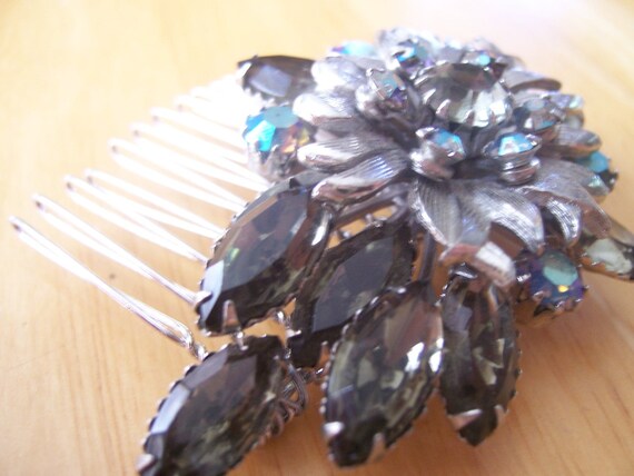 Vintage Crystal Flower Comb