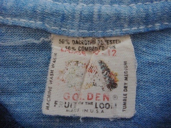 Vintage 1975 TGIF I'M WITH STUPID Roach T- shirt