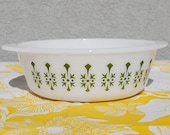 vintage green and white ovenware round glass dish- 1 1/2 quart size