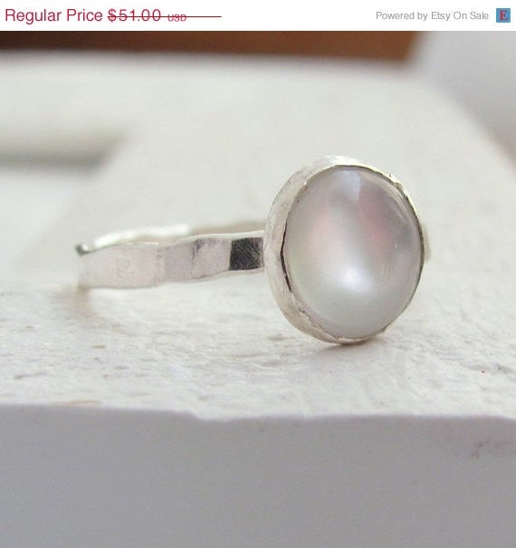 White mother of pearl and sterling silver ring- size 7