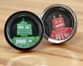 Drawer Pull with Clear Glass Insert Kit. and Drawer Pull Kit. Silver Drawer or Cabinet Knob with Glamour FX Glass. Annie Howes.