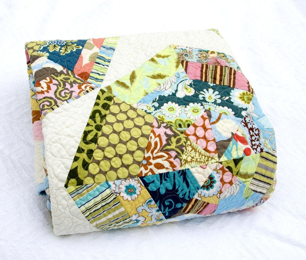 ON SALE -- Belle and Lotus Geometric Bubbles Quilt