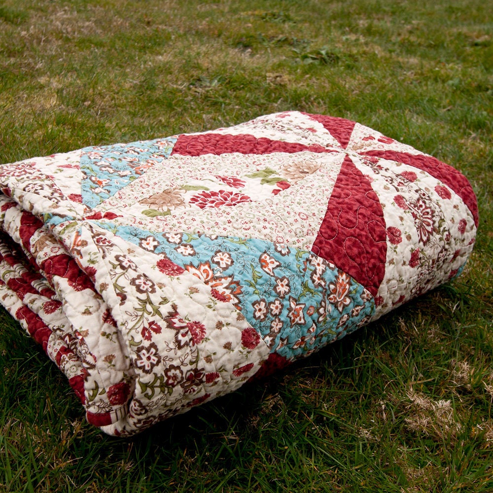 ON SALE -- Rings of Diamonds Quilt