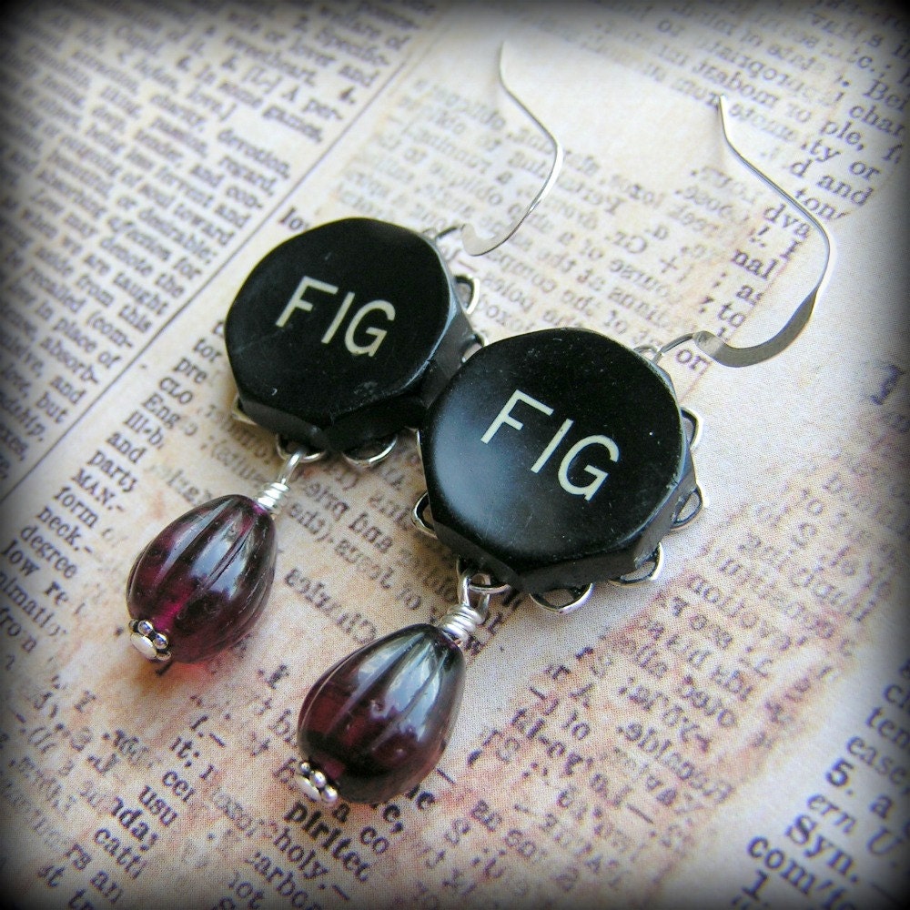 GO FIGURE - Vintage Typewriter Keys Earrings