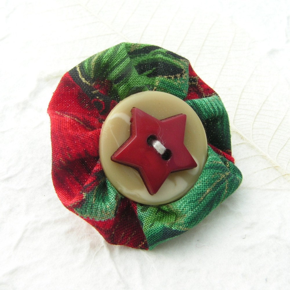RUSTIC HOLIDAY - Button Stack and Yo-Yo Lapel Pin