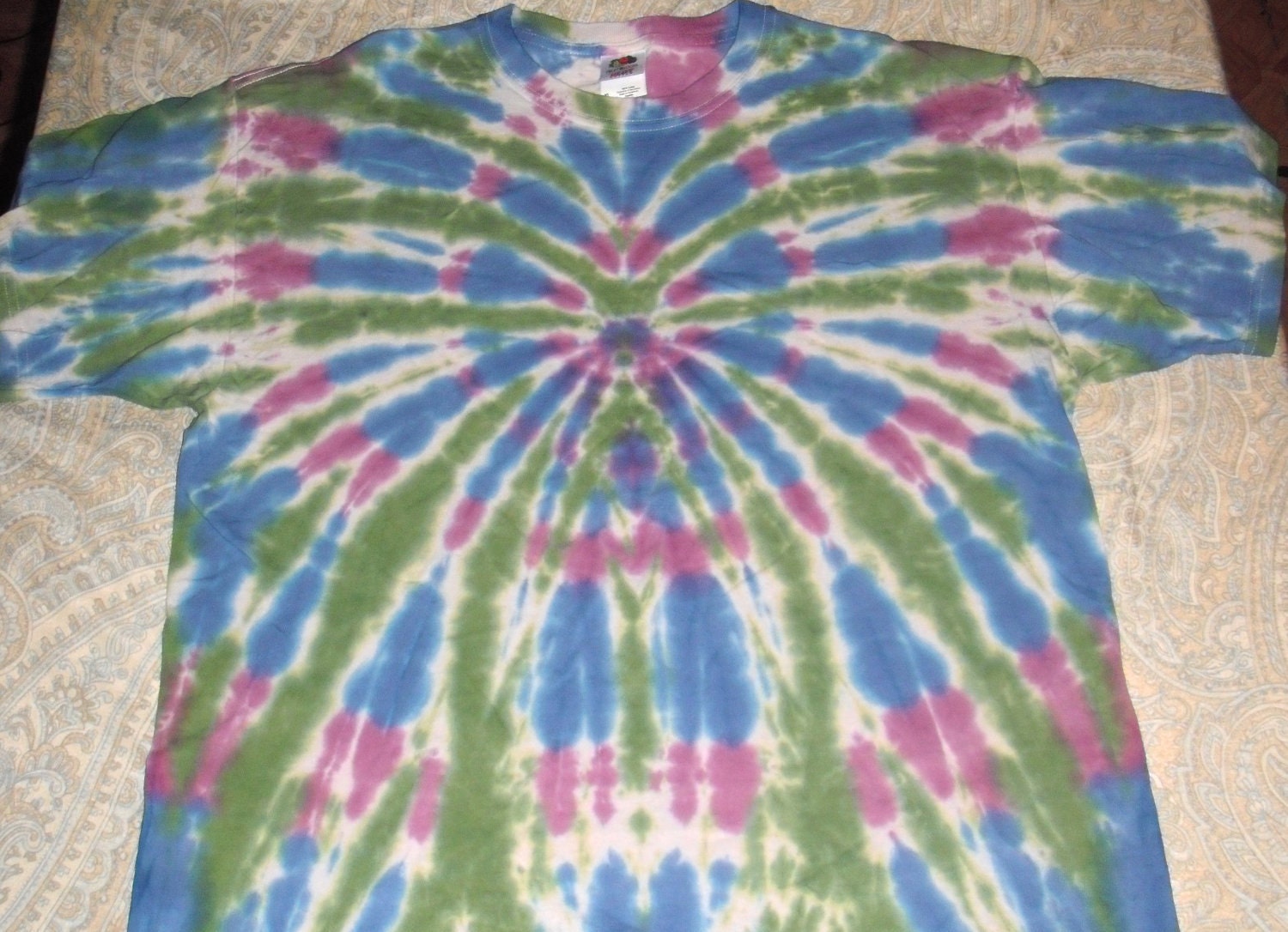 Colorful Abstract Spider Design Tie Dye XL T-shirt
