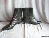 Bewitching Pixie Ankle Boots size 6 .5 Eu 37 UK 4 Leather  Beatles Black Kitten Heel