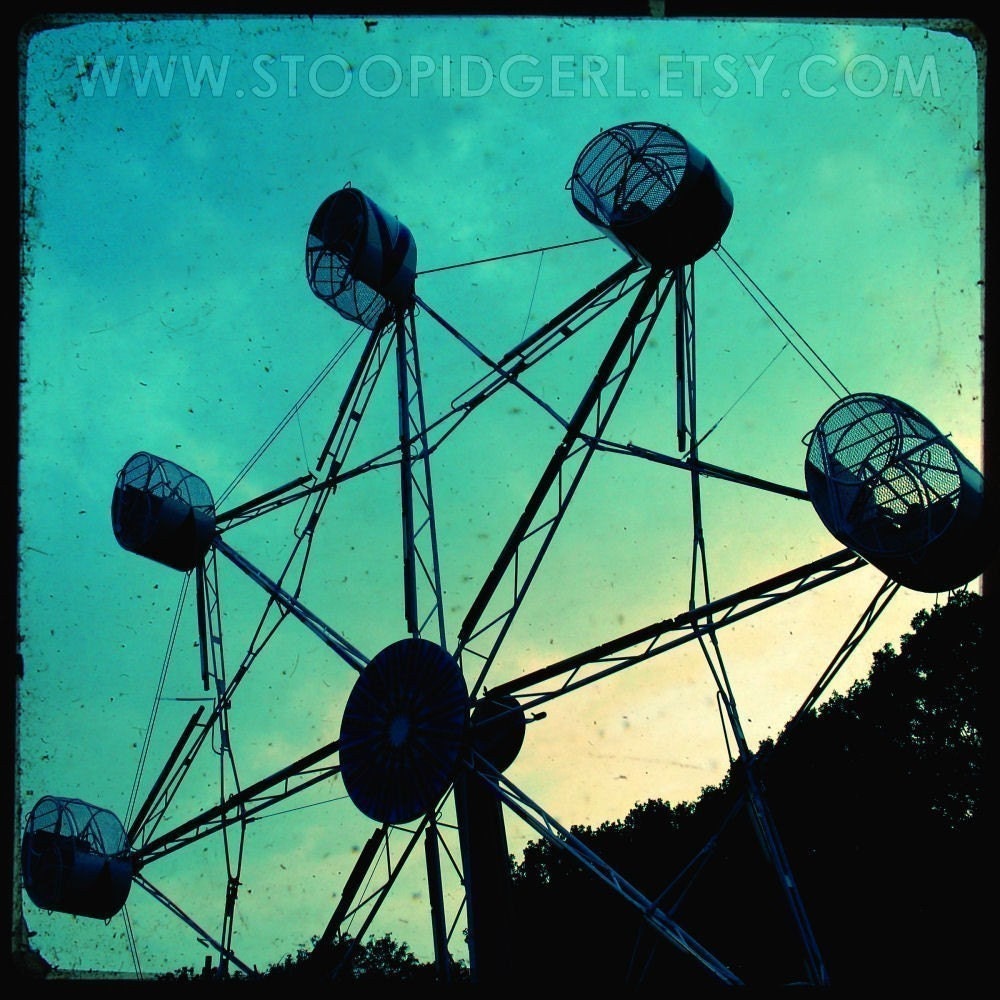 Spider Wheel - Ferris-Wheel Fine-Art Print - 8x8