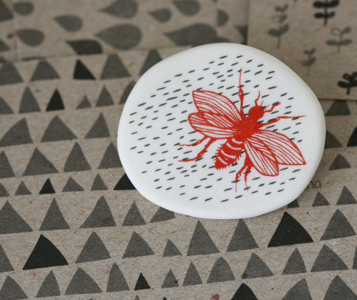 Wasp - red - Porcelain Brooch