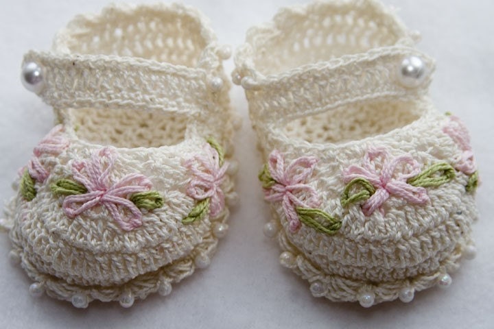 Cheryl's Crochet CC50-Fancy Crochet Mary Jane Baby Booties PDF Pattern