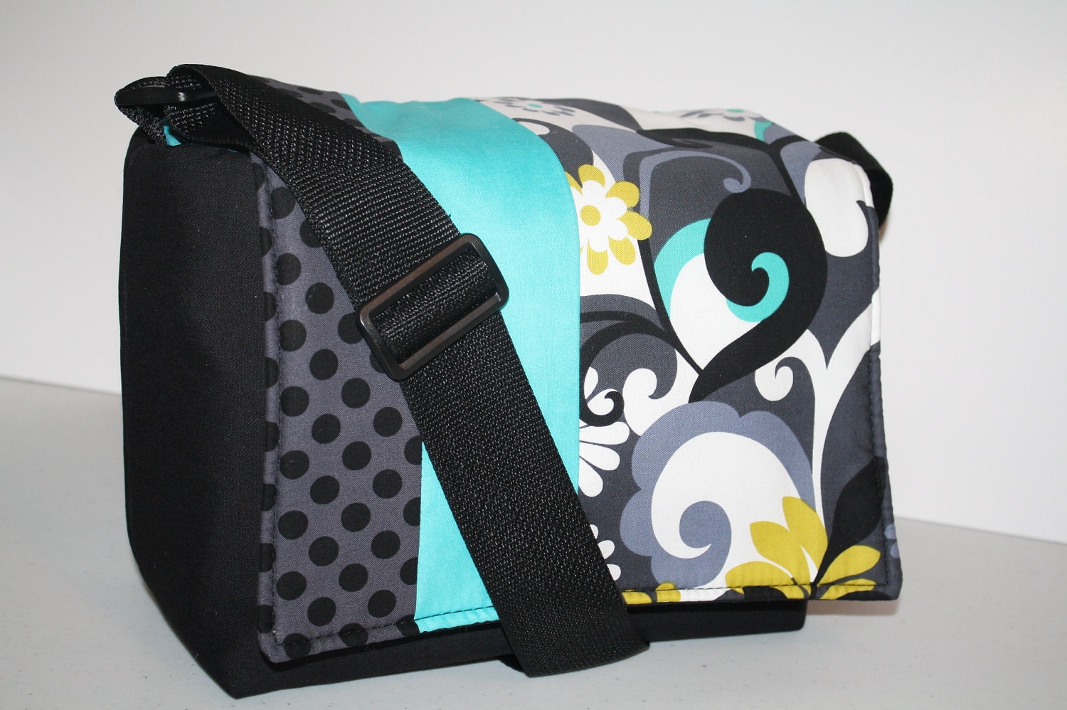 Digital Slr CAMERA Bag Dslr camera case bag Purse Womens 4 daisy ta dot /cell/lens cap/ pkts MD XcessRize Designs