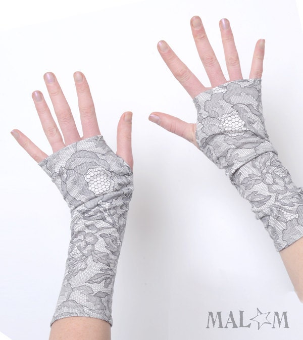 Grey Fingerless Gloves - Grey lace print armwarmers - grey and white - Bridal fingerless gloves
