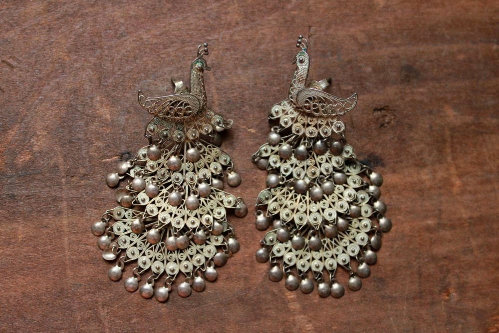 1970s vintage articulated peacock filigree silver earrings