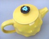 Robins Nest Yellow Teapot - Handmade stoneware pottery