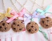 Chocolate Chip Cookie Necklace - 1 x Pink bow