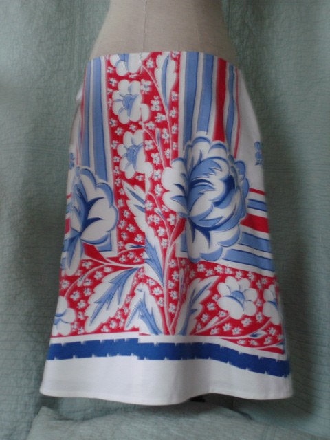 SALE Bright Flower Skirt in Red and Blue, Vintage Tablecloth, Size 14