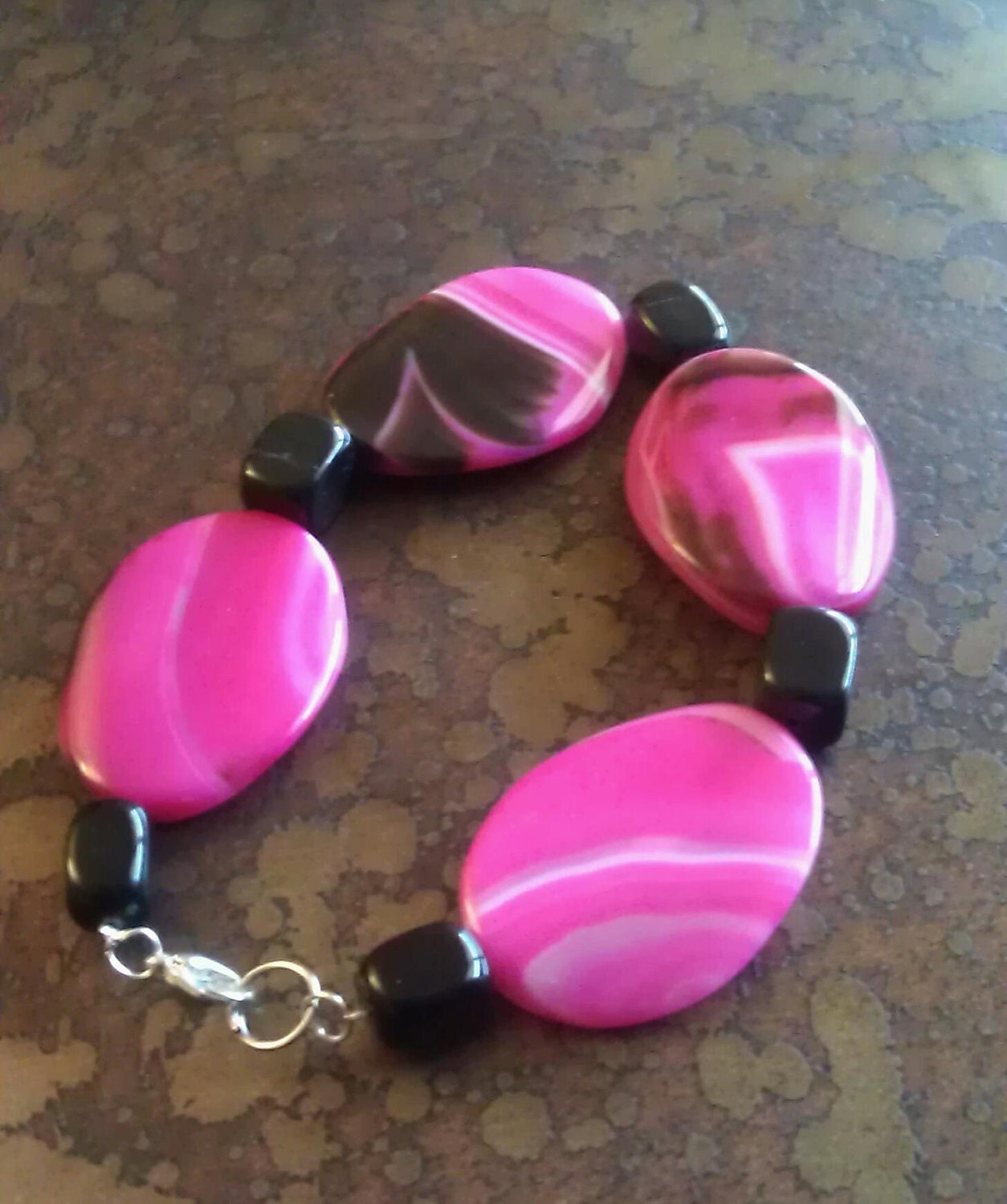 Joyous Pink Stripe Agate and Glass Beaded bracelet