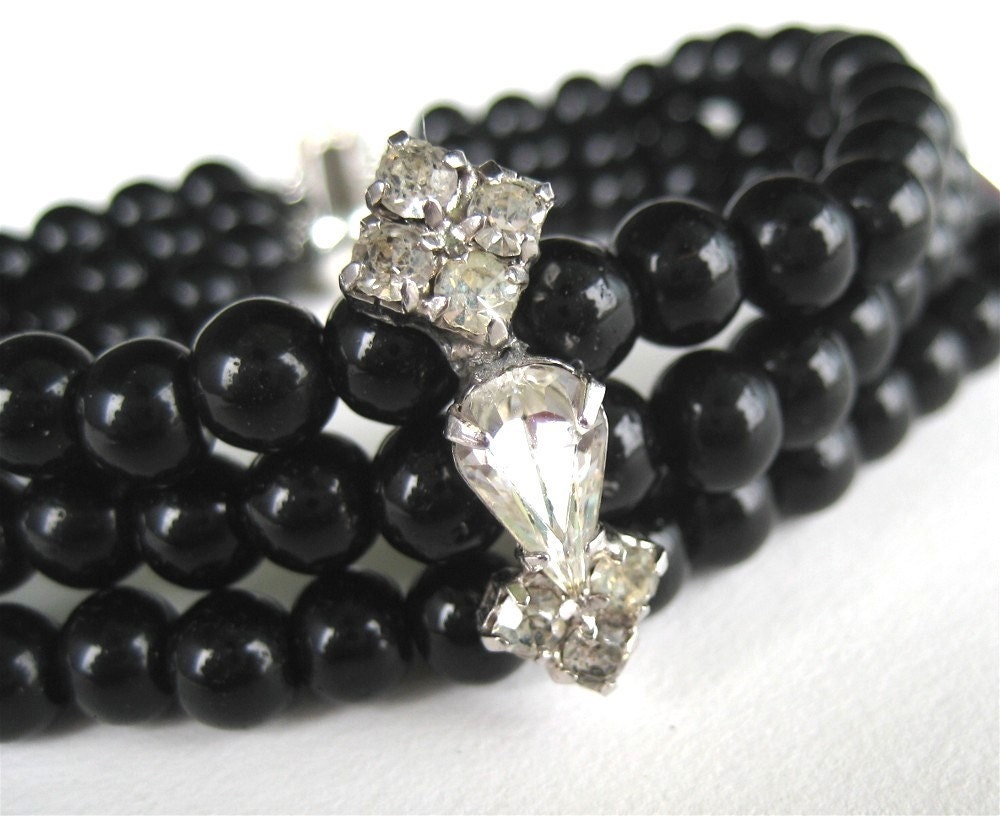 Black Glass Bracelet, Vintage Rhinestone, 3 Strand Bracelet, Handmade, Pietra