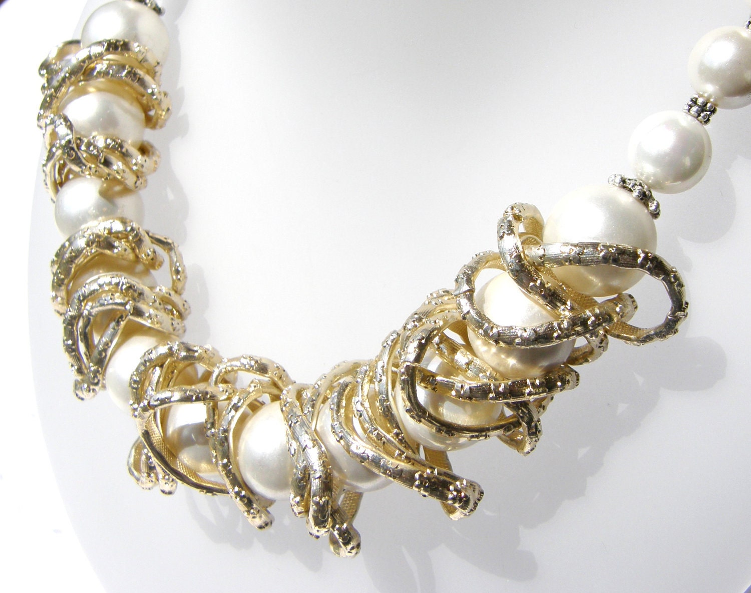 Chunky Pearl Necklace Beaded