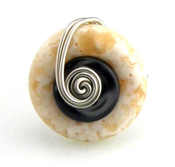 Wire Wrap Button Ring Marbled Cream and Charcoal Grey