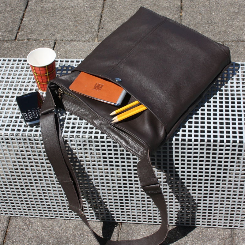 Upcycled leather messengerbag