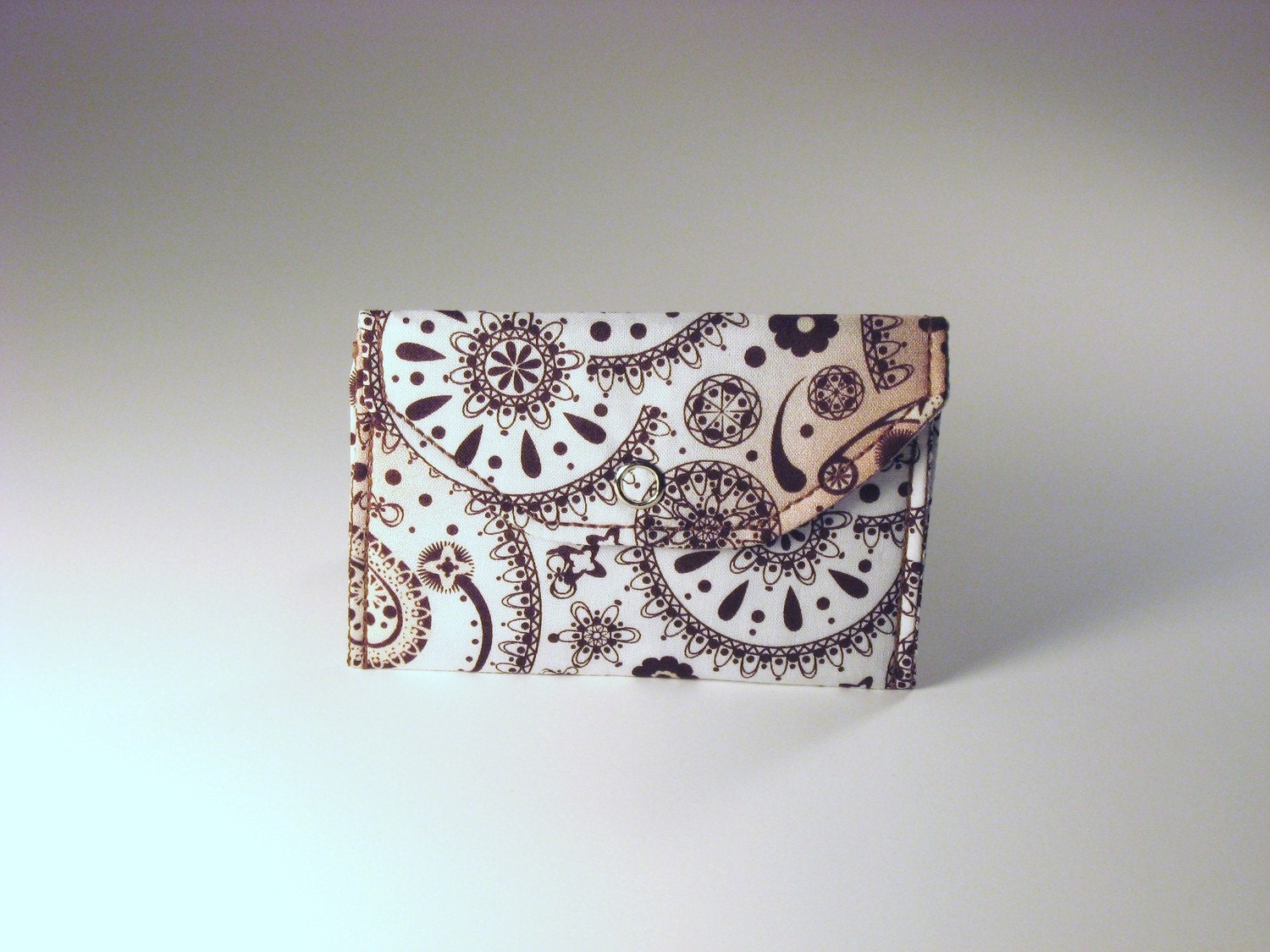 Card Pocket White with Brown Paisley Pattern