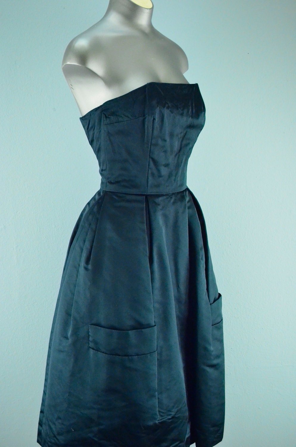 1950s black satin dress / Vintage party dress / Strapless 50s dress