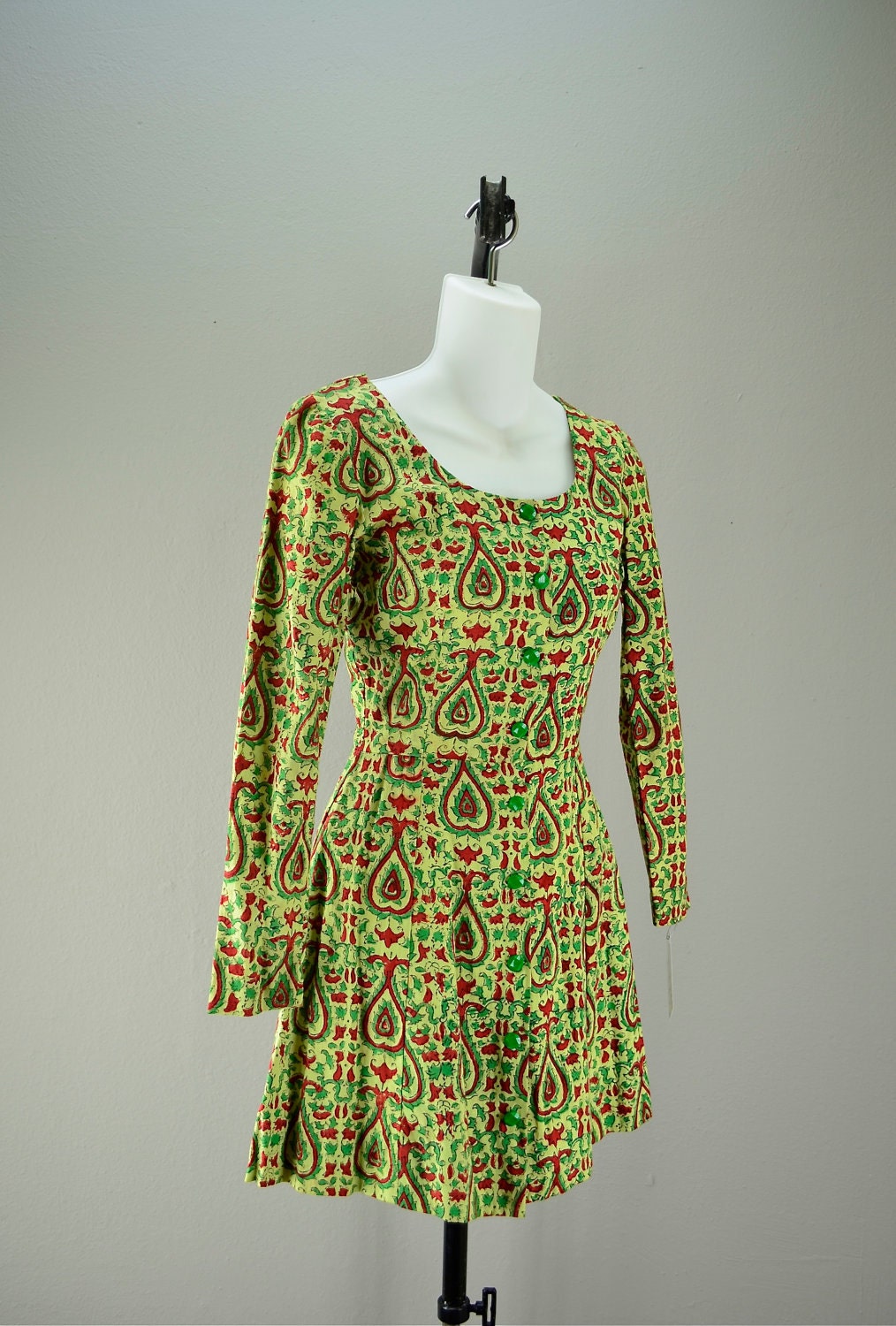 reserved Chartreuse green 1970s batik cotton dress size x-small Mini fitted waist 70s shirtwaist Hippie Bohemian