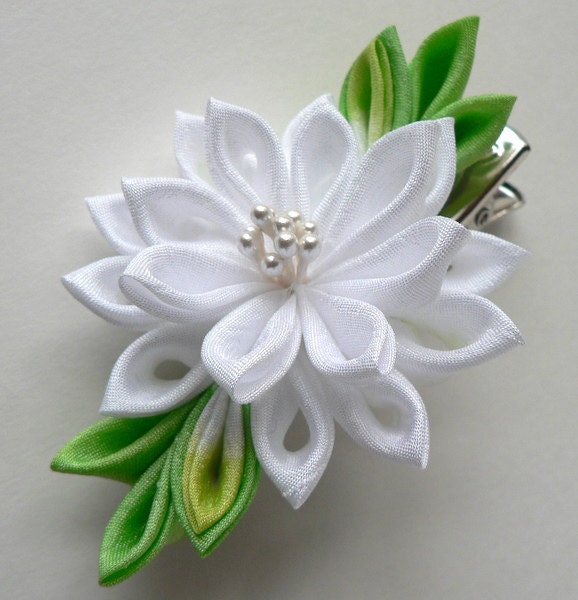 Kanzashi White Lily Fabric Flower Hair Clip WAS 32 by MizuSGarden