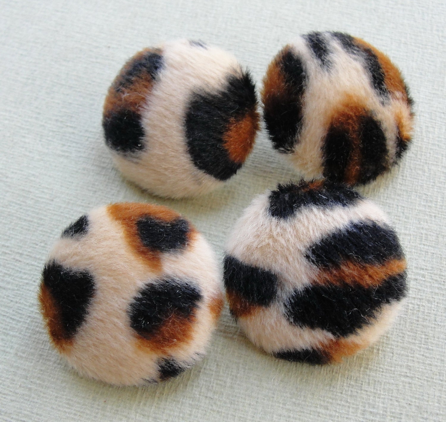 Fabric Covered Buttons - Faux Fur - 4pc
