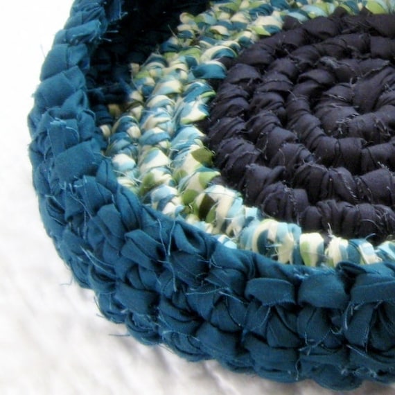 Raindrop Rag Basket - Crochet Fabric Strips