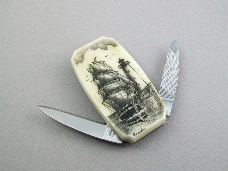 Scrimshaw Money Clip Knife with Vertical Ship and Lighthouse