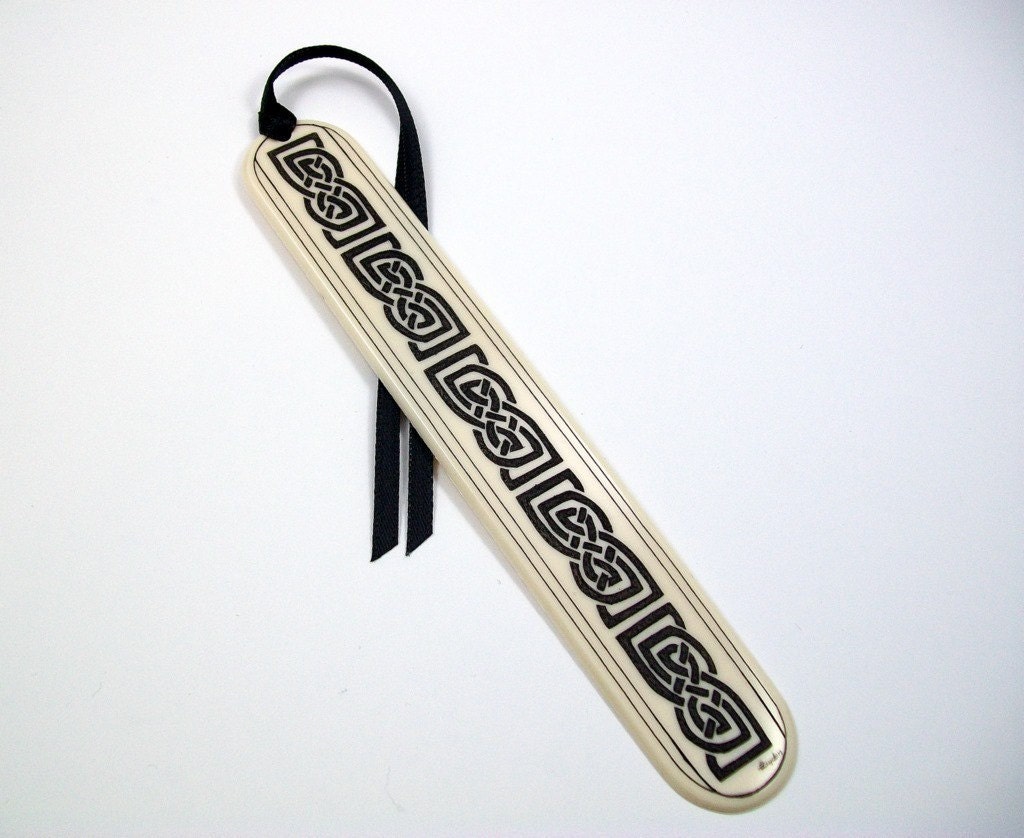 Celtic Knot Bookmark in Resin Scrimshaw