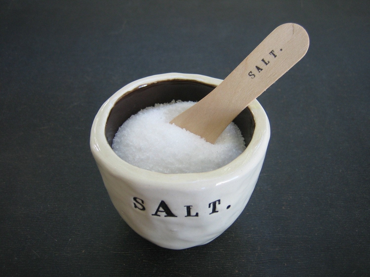 salt bowl (brown).
