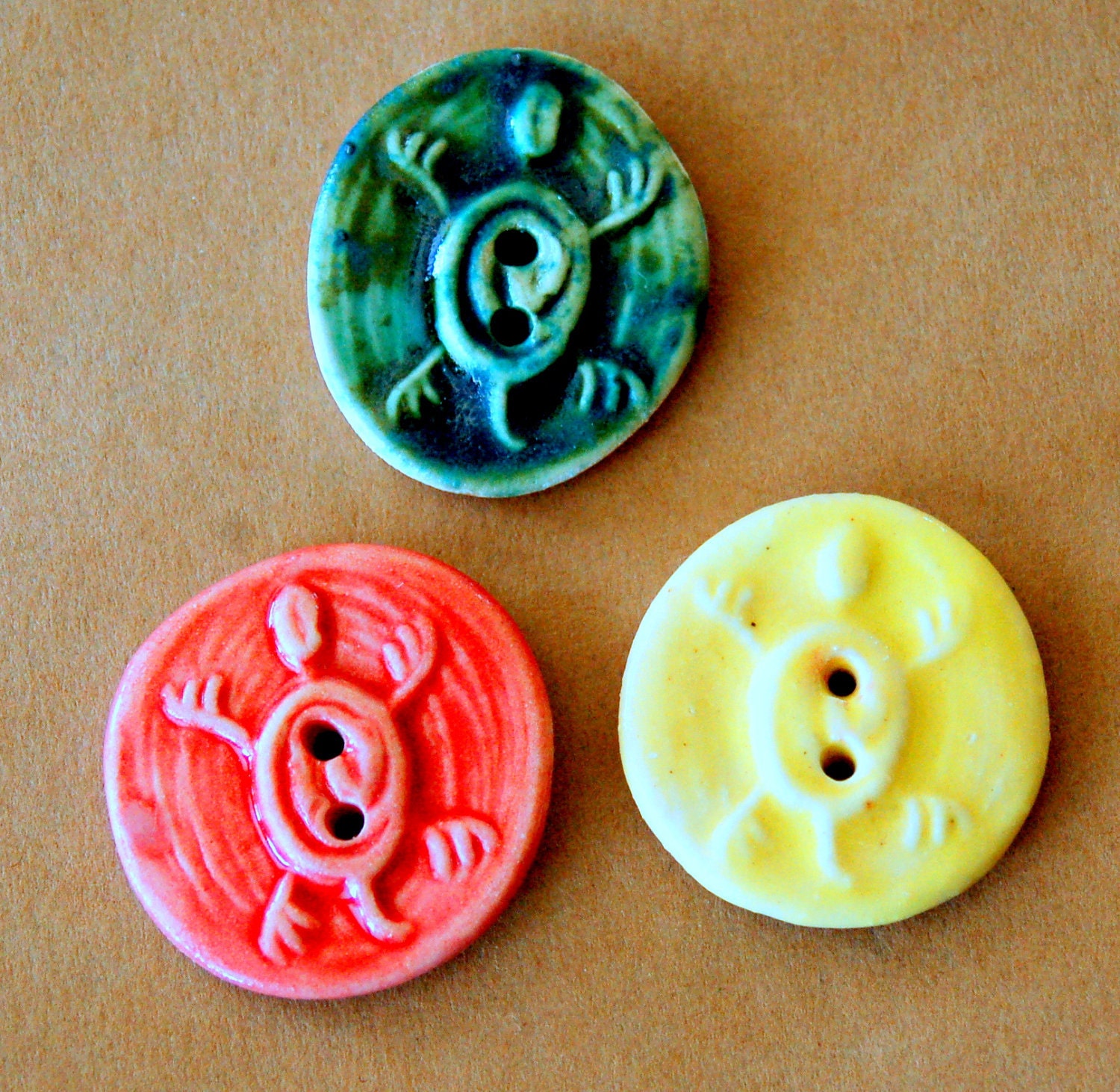 3  Handmade Ceramic Buttons - Turtle Buttons in Red, Green and Gold - Rasta Turtles :)