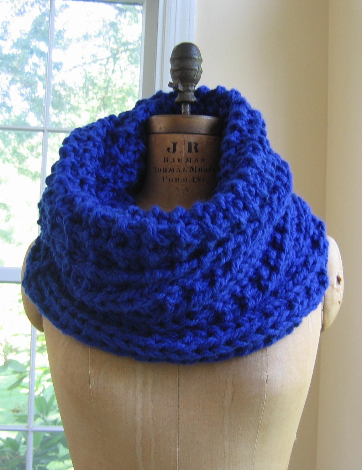 Incognito Chunky Knit cowl in Cobalt Blue