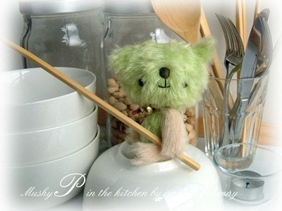 Japanese anime teddy bear Mushy Pea epattern by Jenny Lee of jennylovesbenny artist bears