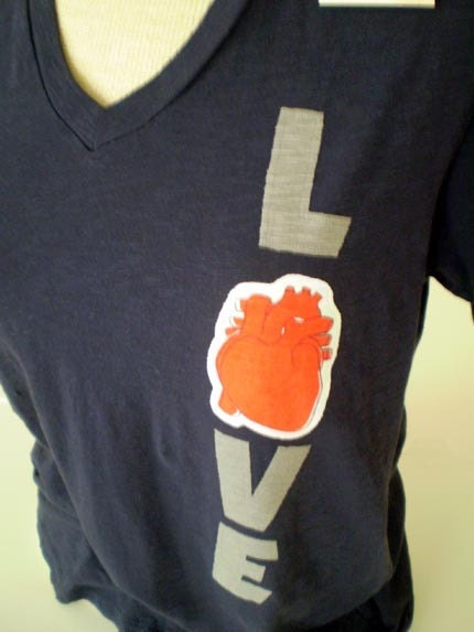 Anatomical heart t-shirt with love applique unisex size S