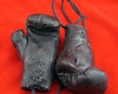 On The Ropes - BOXING GLOVE Soap on a ROPE - HAWAIIAN PUNCH Scent