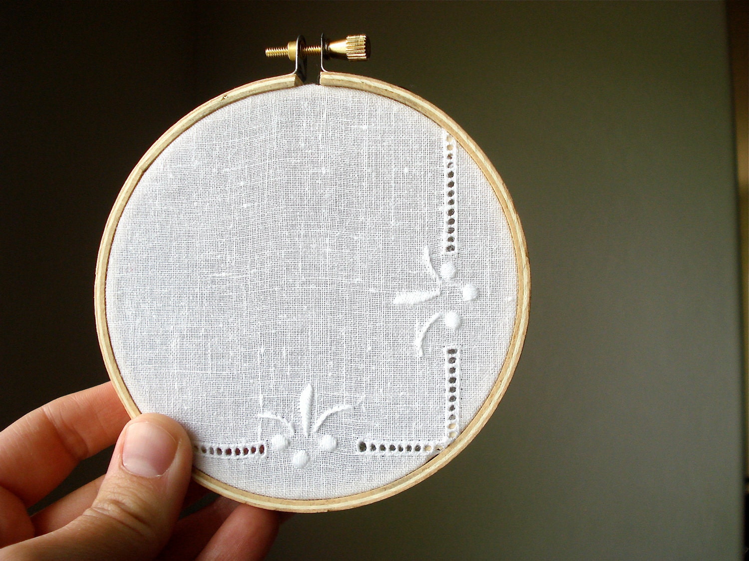Upcycled Vintage Napkin Hoop - Modern Hoop Art