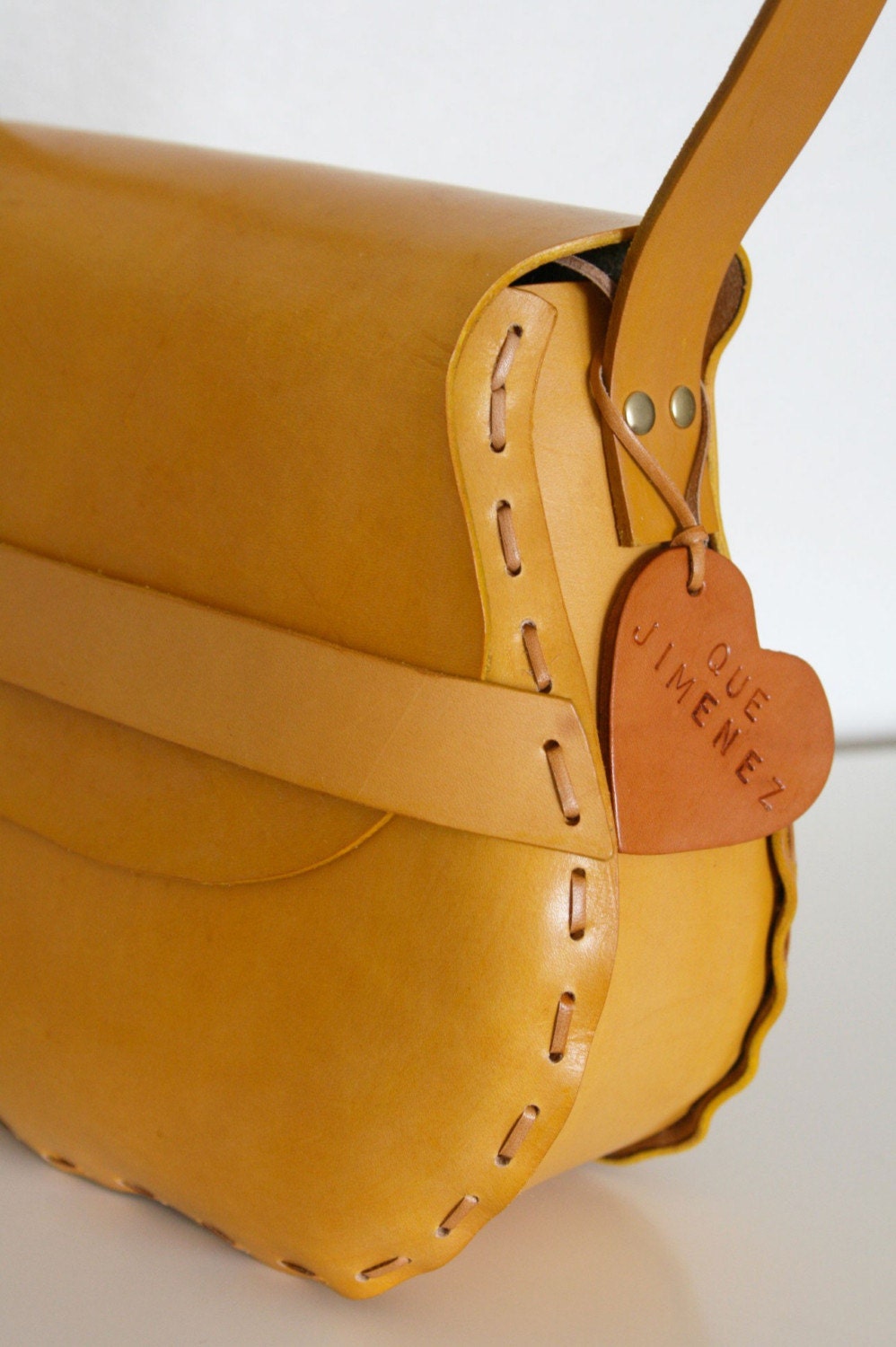 the petal bag, tomato