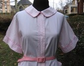 Take 10% off Vintage 1950s peter pan collar pale pink cotton house dress smock