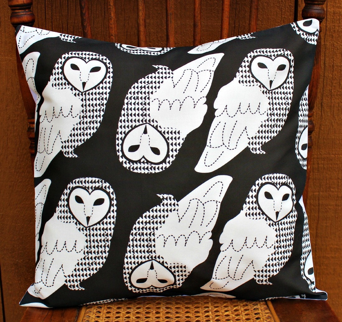 Barn Owl Pillow Cover - 16 x 16